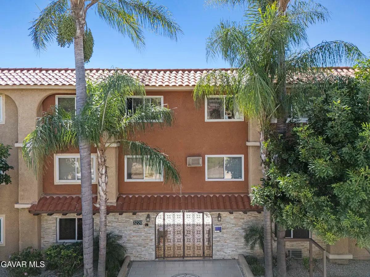 3220 Altura #Apt 220, La Crescenta, CA 91214 - #1