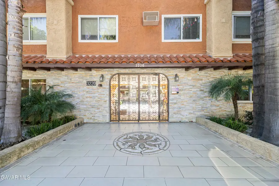 3220 Altura #Apt 220, La Crescenta, CA 91214 - #2