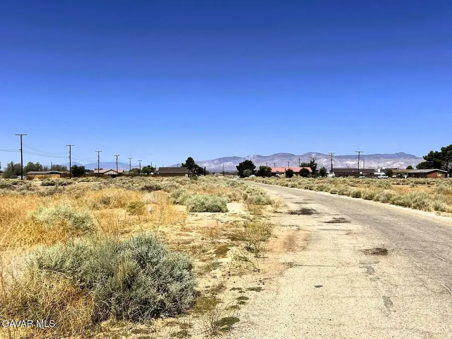 8526 Heather Avenue, California City, CA 93505 - #3