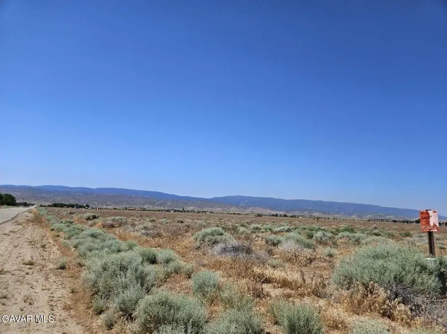 W Ave B 8 # B8, Fairmont, CA 93536 - #2