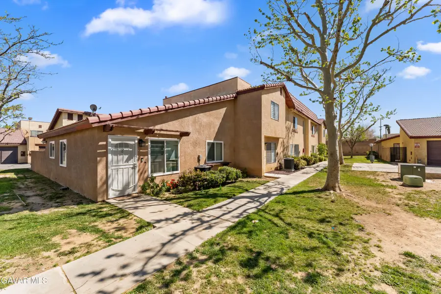 1750 E Avenue Q14 #Apt 10, Palmdale, CA 93550 - #3