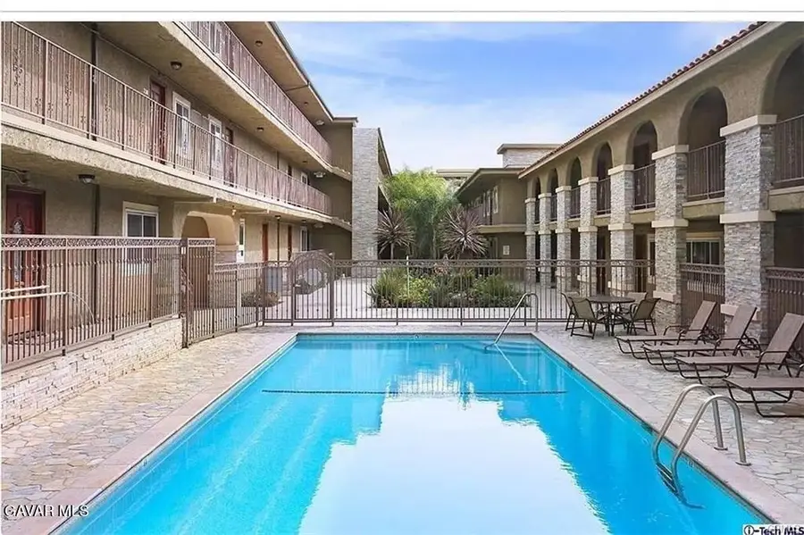 3220 Altura Avenue #Apt 331, La Crescenta, CA 91214 - #2