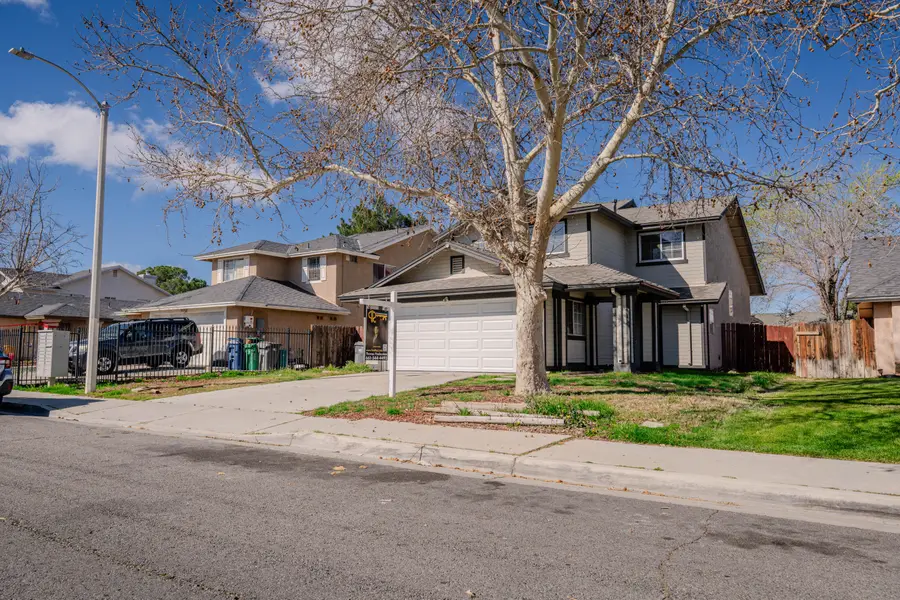 44933 E 17th Street, Lancaster, CA 93535 - #2