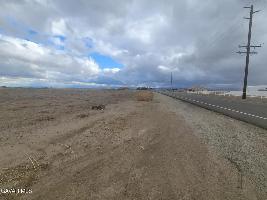 Cor Avenue A14 70 Stw, Lancaster, CA 93536 - #2