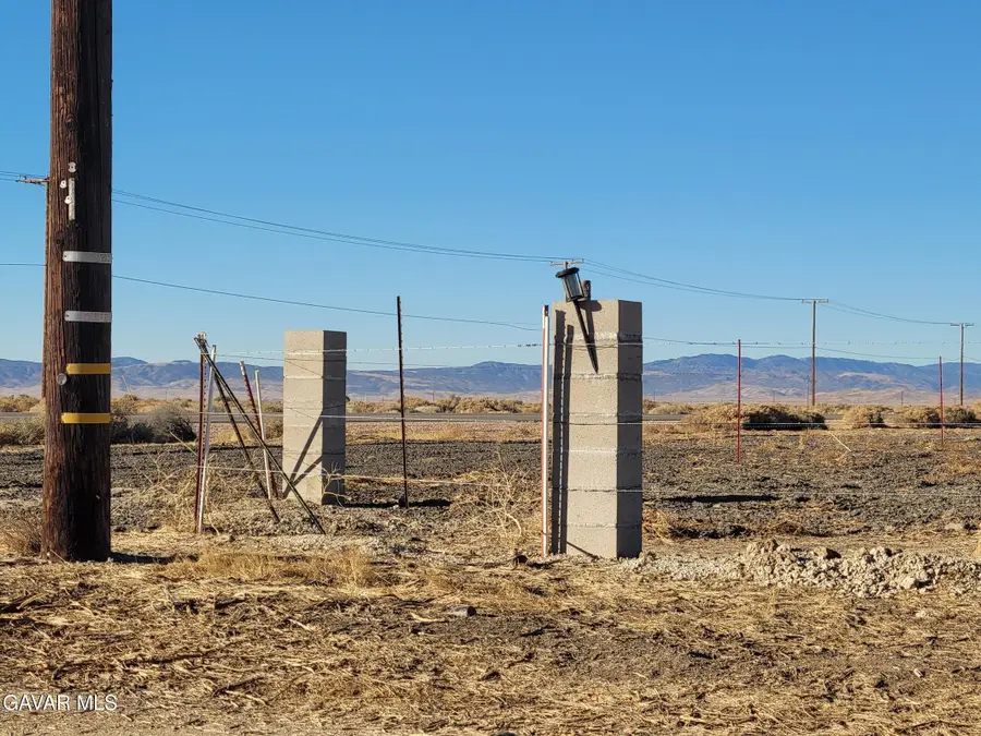 Cor Avenue D 52 Stw, Lancaster, CA 93536 - #3