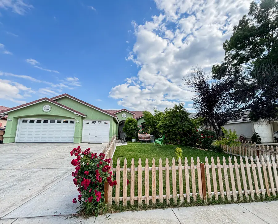 2901 Flint Hills Drive, Bakersfield, CA 93313 - #2