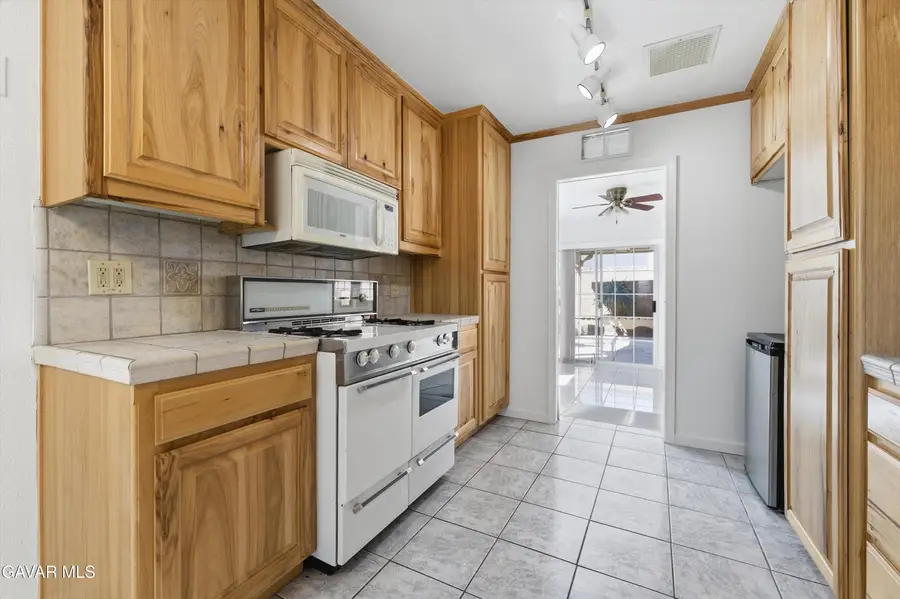 351 E Avenue J13, Lancaster, CA 93535 - #3