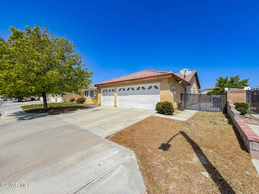 4557 W Avenue J5, Lancaster, CA 93536 - #2