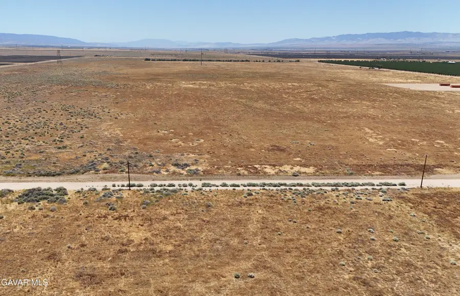 100th St W, Lancaster, CA 93536 - #2