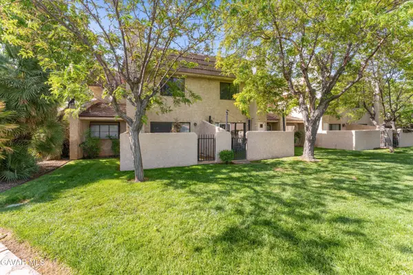 422 W Avenue J5 #Unit 32, Lancaster, CA 93534