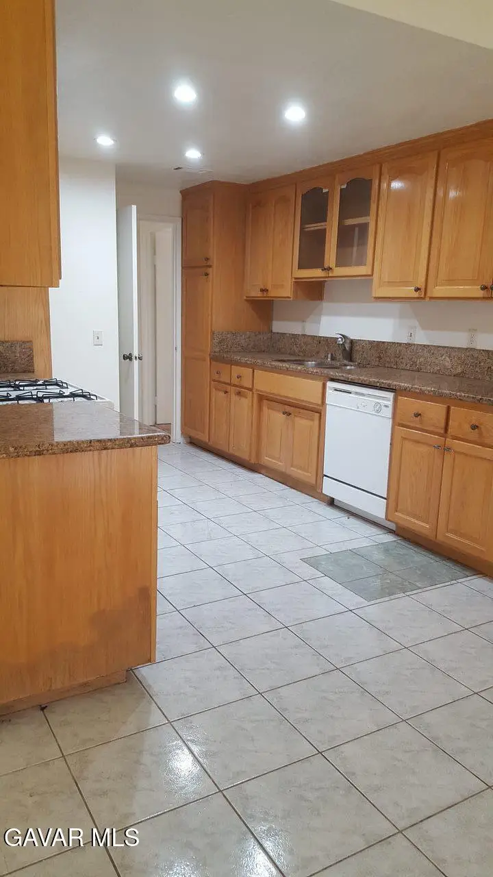 3212 E Avenue S1, Palmdale, CA 93550 - #3