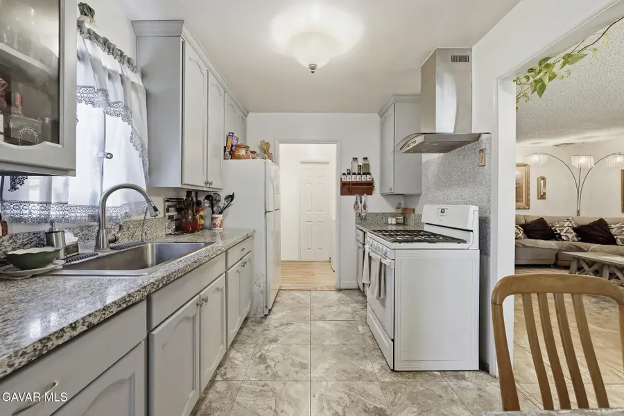 1620 E Avenue Q10, Palmdale, CA 93550 - #3