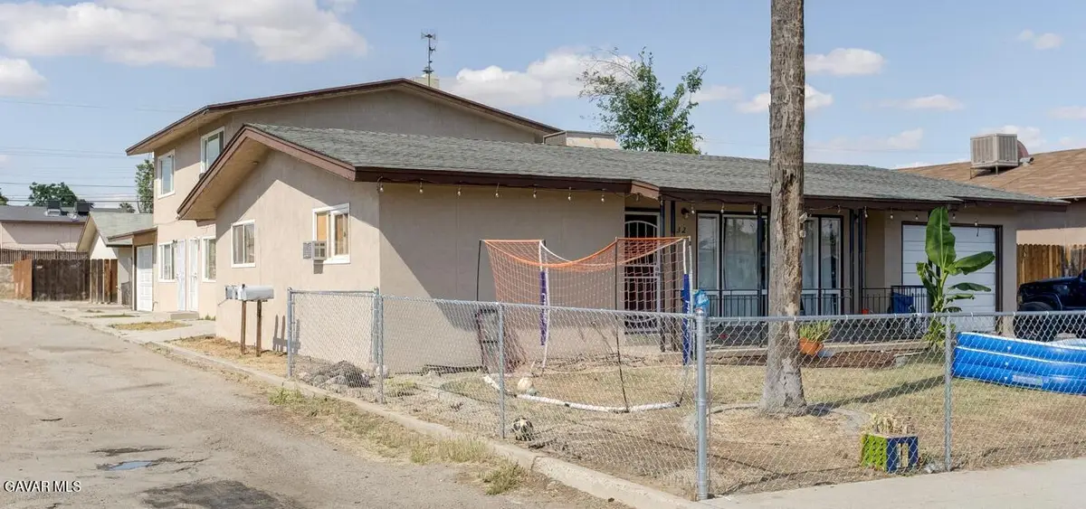 132 Warren Avenue, Bakersfield, CA 93308 - #1