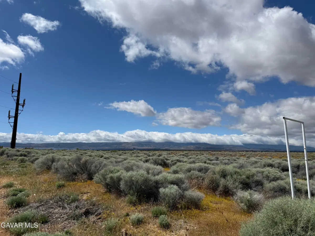 170th West And B8, Lancaster, CA 93536 - #1