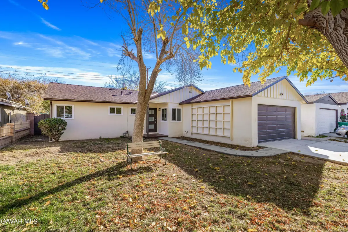 44054 Elm Avenue, Lancaster, CA 93534 - #1