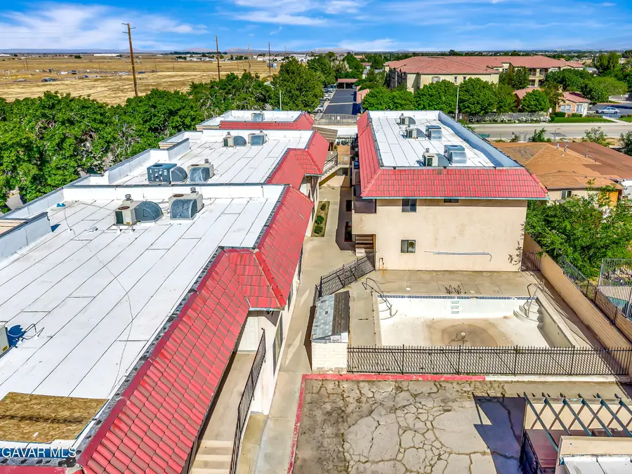 1218 E Avenue Q, Palmdale, CA 93550 - #2