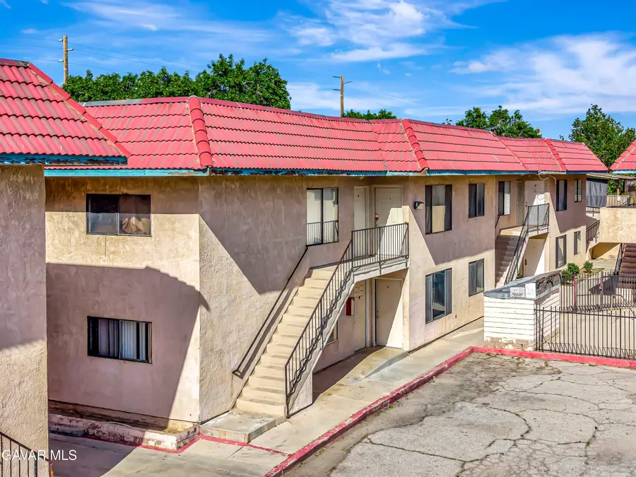 1218 E Avenue Q, Palmdale, CA 93550 - #3