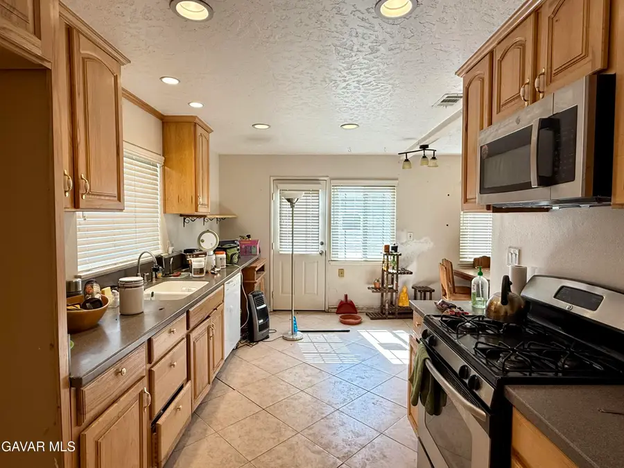 1735 W Jenner Street, Lancaster, CA 93534 - #2