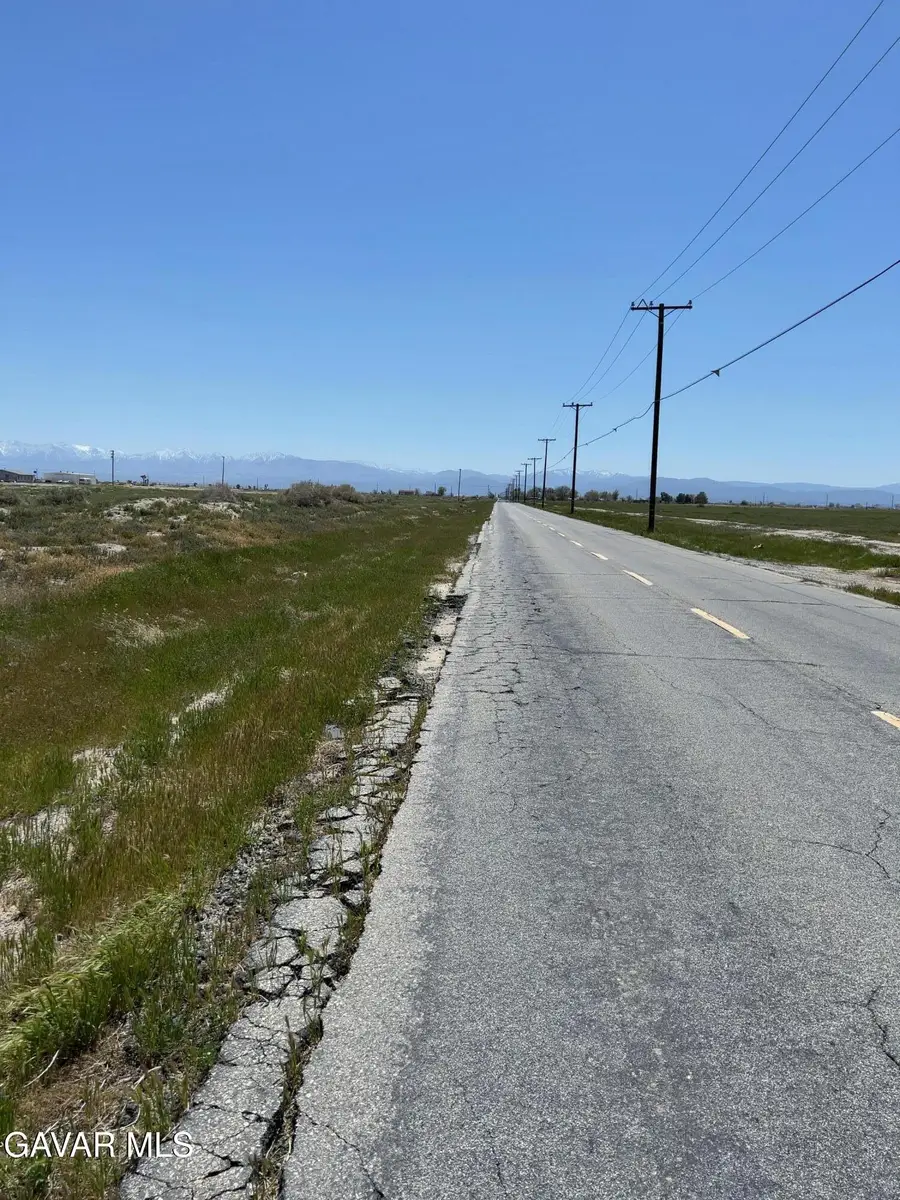 70 E Stw Vic Street # I, Lancaster, CA 93535 - #2
