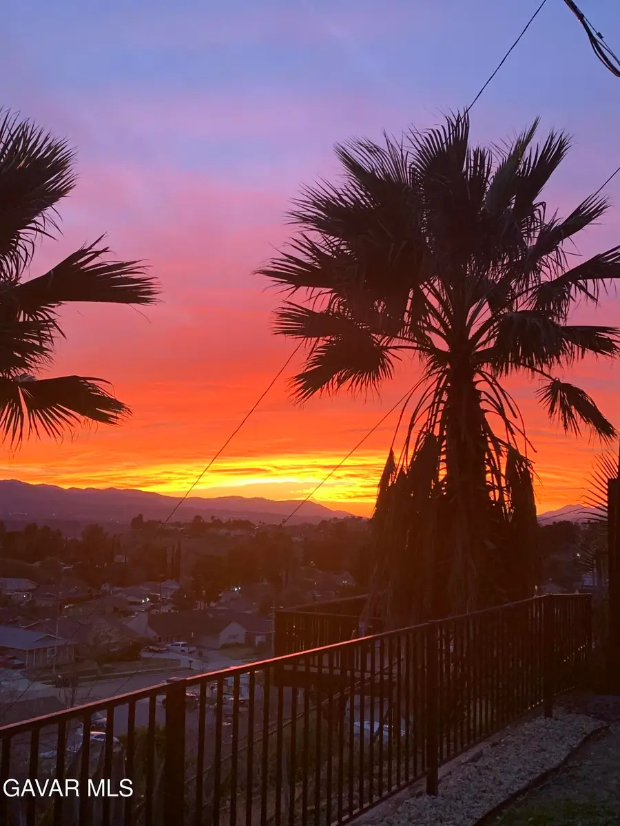 19776 Merryhill Street, Santa Clarita, CA 91351 - #2