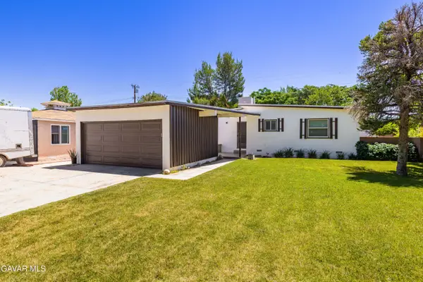 1438 W Ivyton Street, Lancaster, CA 93534