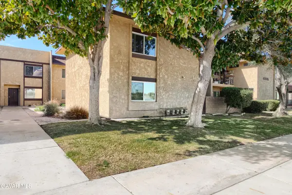 42935 15th Street #Unit 8, Lancaster, CA 93534