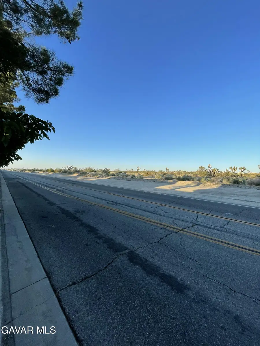 55th Ste Vic Avenue R Ste, Palmdale, CA 93550 - #2