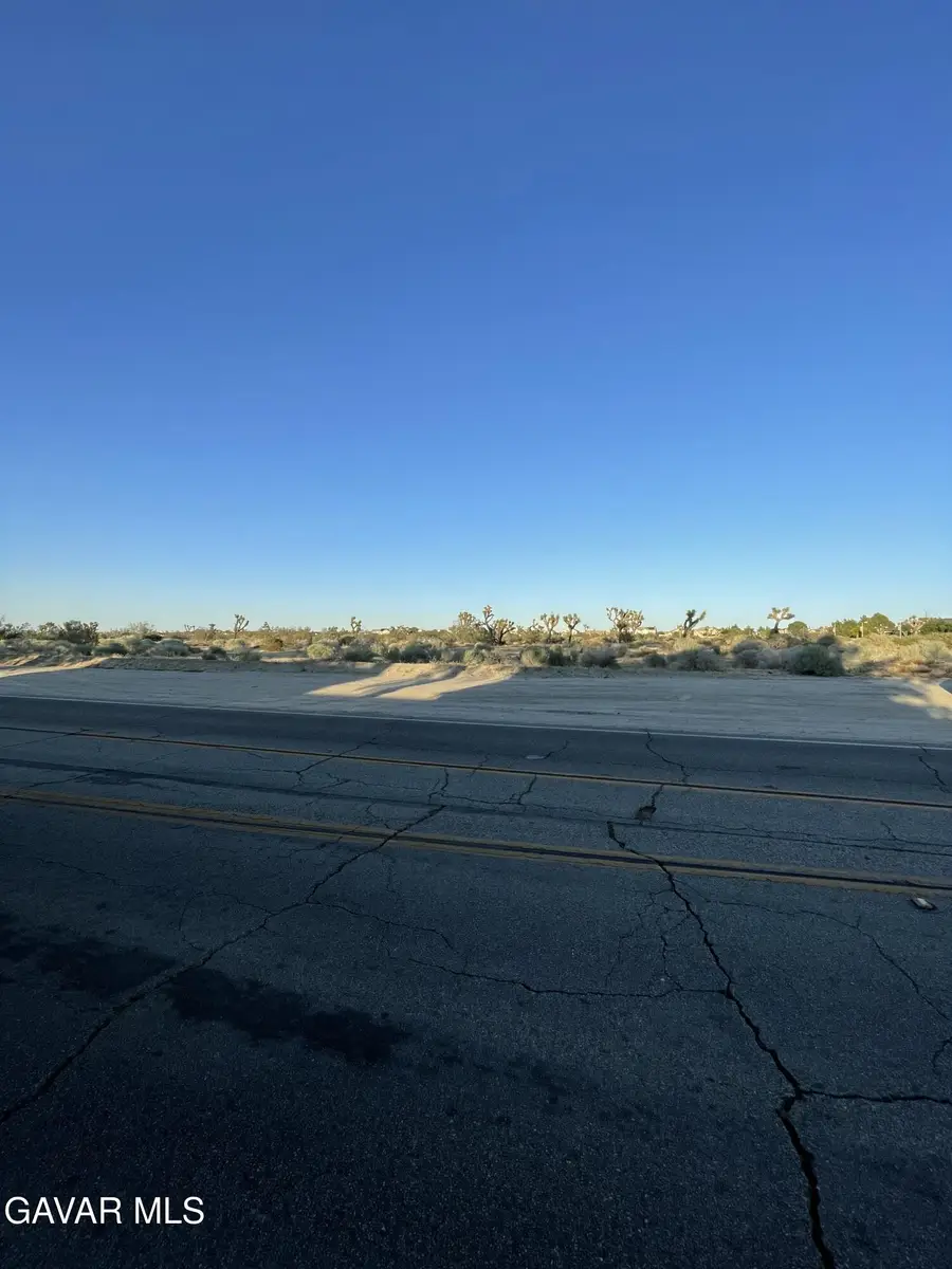 55th Ste Vic Avenue R Ste, Palmdale, CA 93550 - #3