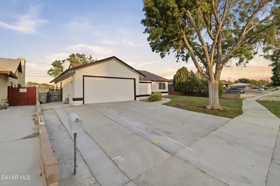 45102 Camolin, Lancaster, CA 93534 - #2