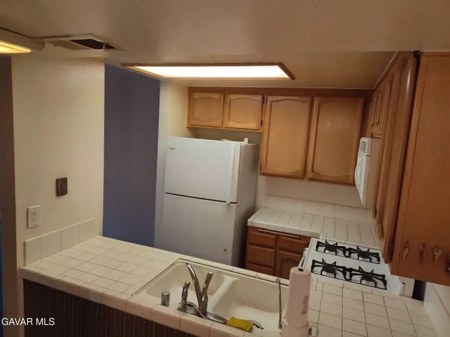 1840 E Avenue J2 #Apt 7, Lancaster, CA 93535 - #3