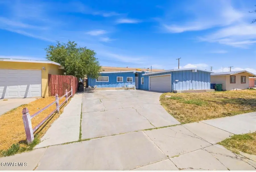 1041 W Avenue H 1, Lancaster, CA 93534 - #2