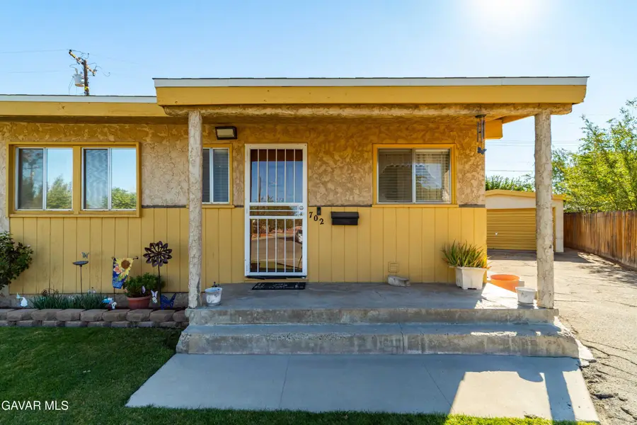 702 W Avenue H9, Lancaster, CA 93534 - #3