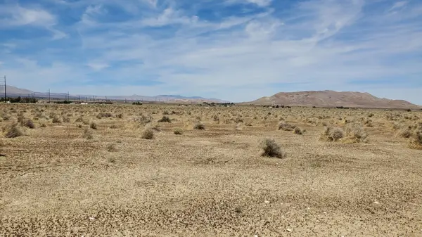 Dinkey Ave, Rosamond, CA 93560