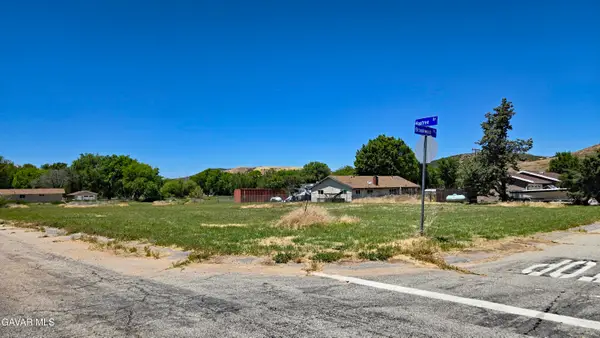 Boxtree Dr & Brookwood Rd, Lake Elizabeth, CA 93532