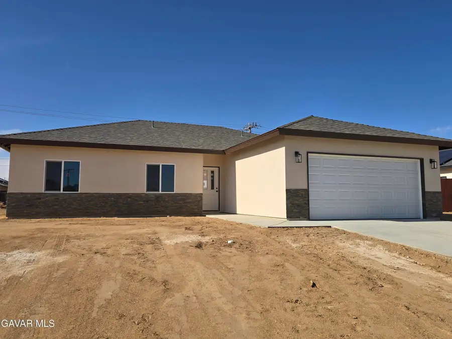 8108 Redwood Boulevard, California City, CA 93505 - #3
