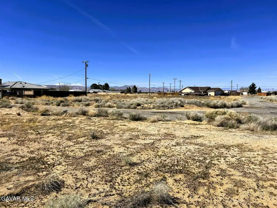 7820 Jacaranda Avenue, California City, CA 93505 - #3