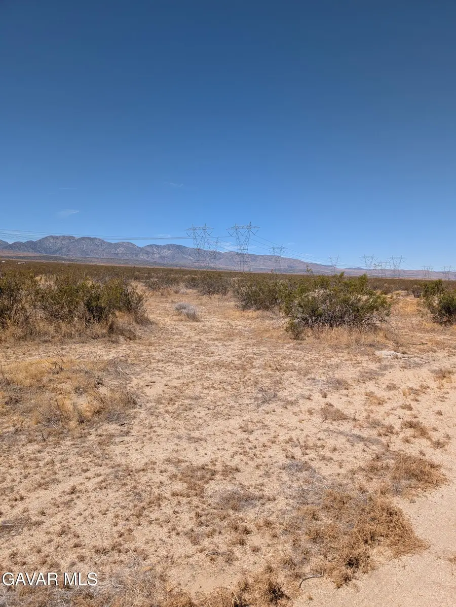 205 Largo Vista Rd Vic Road, Llano, CA 93544 - #2