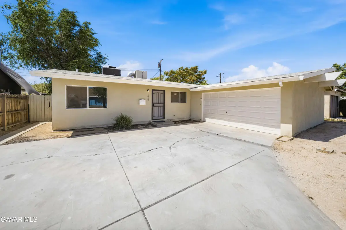 1040 W Avenue H 1, Lancaster, CA 93534 - #1