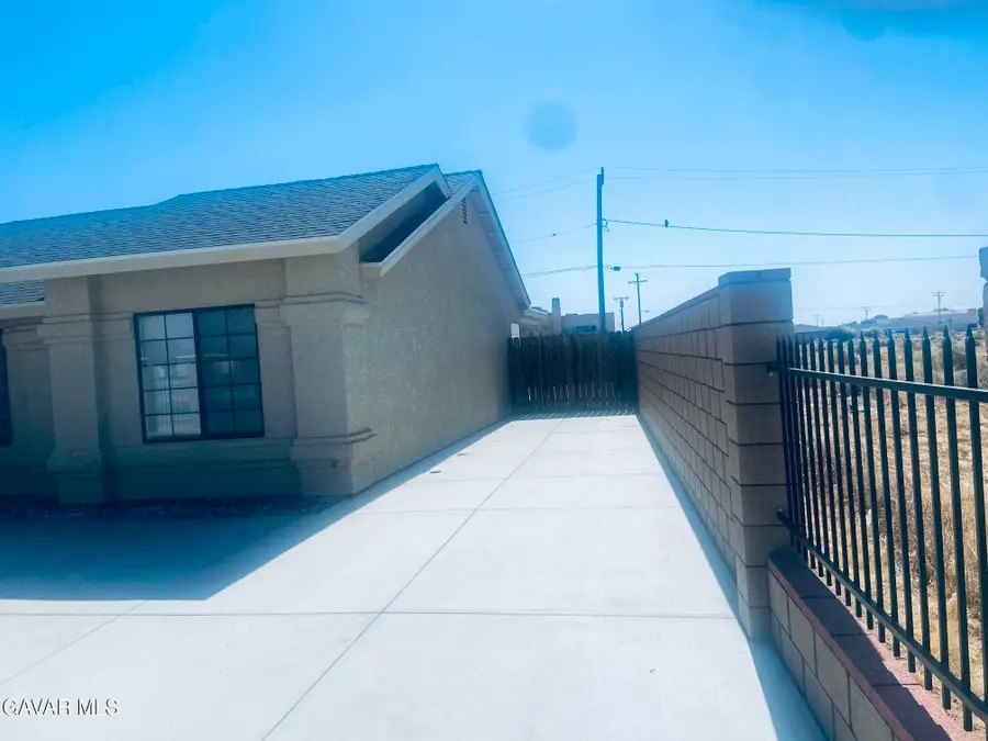 8648 N Loop Boulevard, California City, CA 93505 - #3