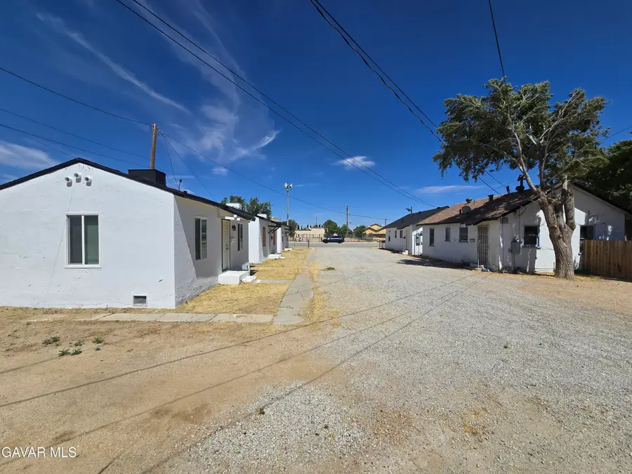 16039 L Street, Mojave, CA 93501 - #3