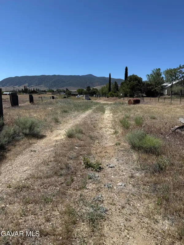Red Apple Avenue Avenue, Tehachapi, CA 93561