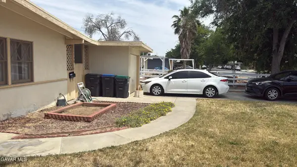 1139 W Avenue J12, Lancaster, CA 93534