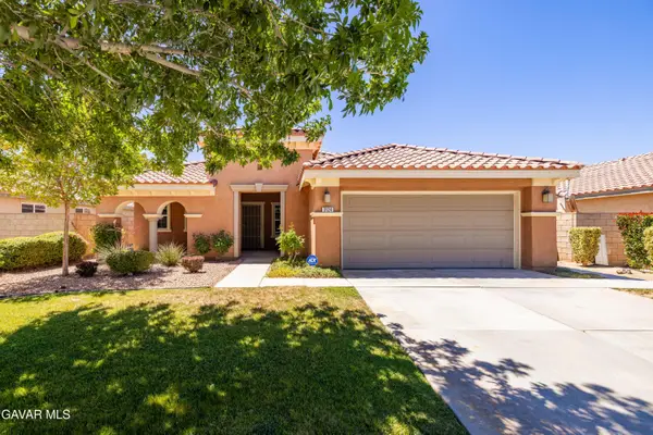 3124 E Newgrove Street, Lancaster, CA 93535
