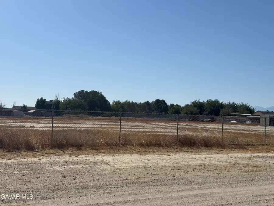 E Cor Kettering St 45th, Lancaster, CA 93535 - #2