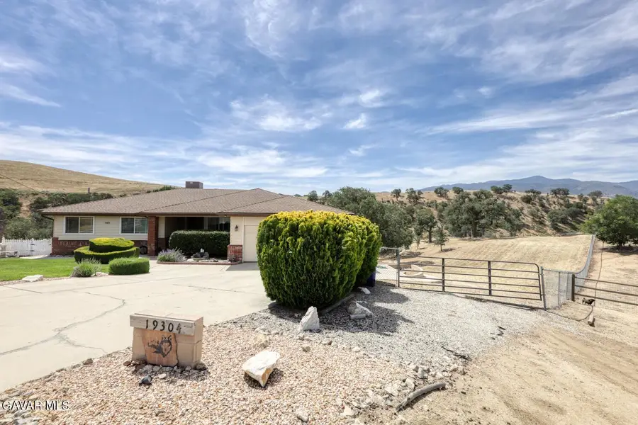 19304 Moon Drive, Tehachapi, CA 93561 - #2