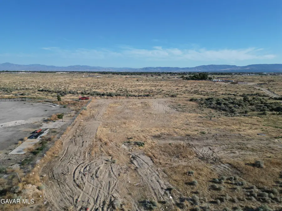 E Vic Avenue G12 8 Ste, Lancaster, CA 93535 - #2