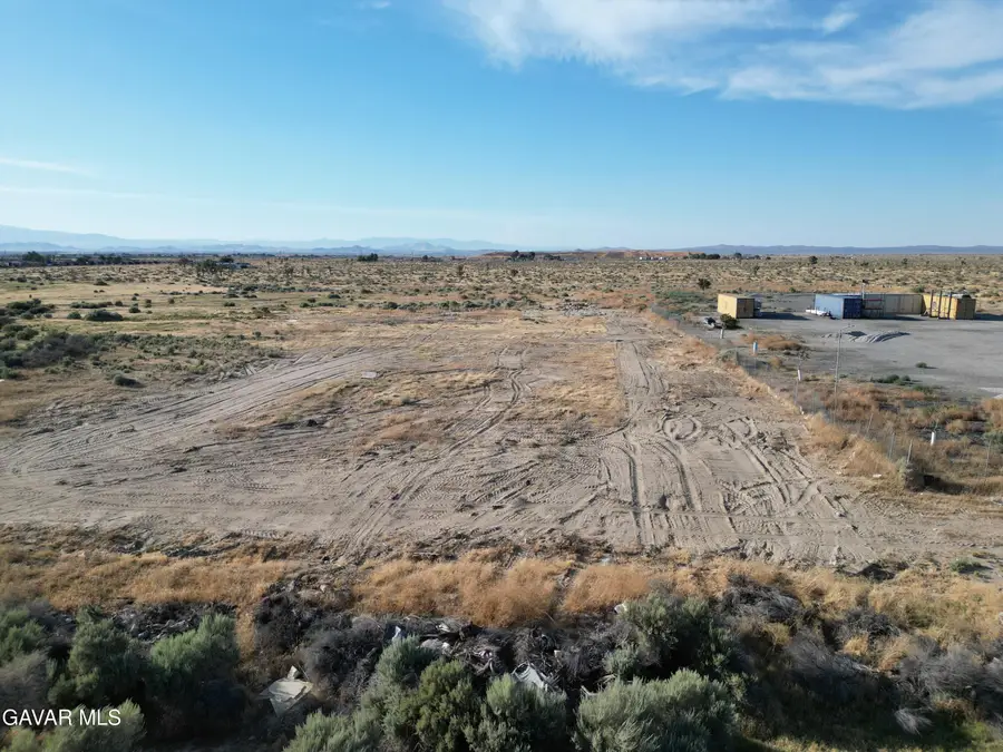 E Vic Avenue G12 8 Ste, Lancaster, CA 93535 - #3