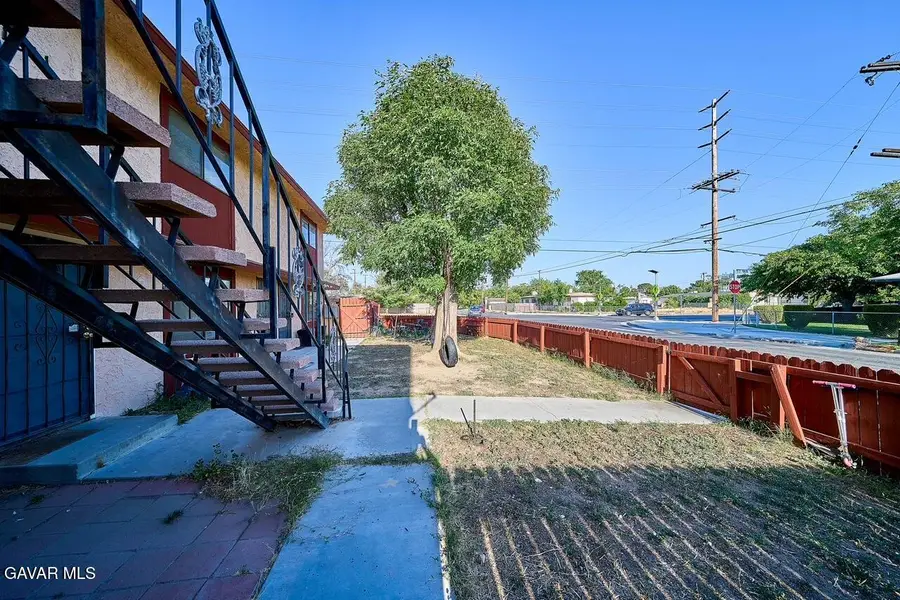 W Avenue H 12, Lancaster, CA 93534 - #3