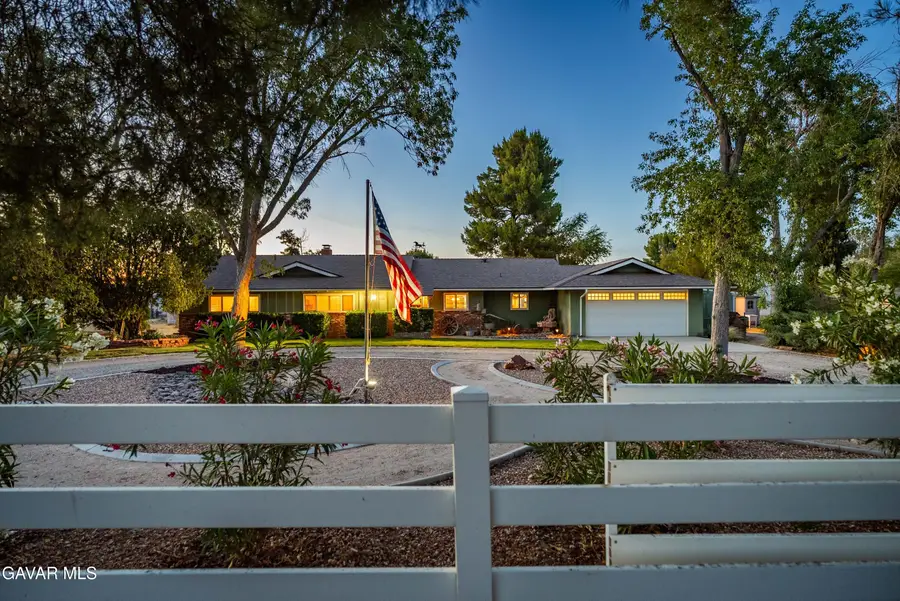 2555 W Avenue M8, Palmdale, CA 93551 - #2