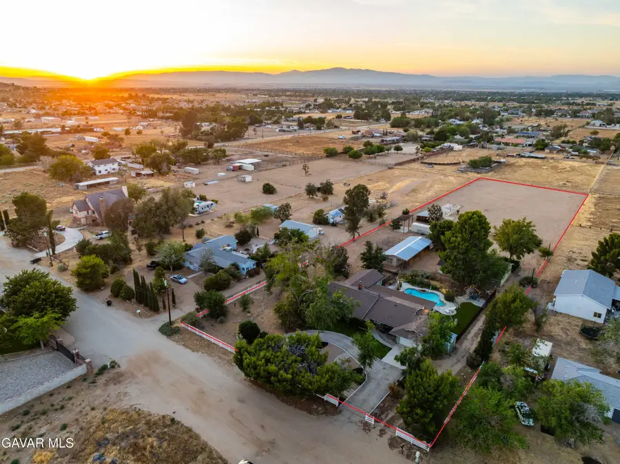 2555 W Avenue M8, Palmdale, CA 93551 - #3